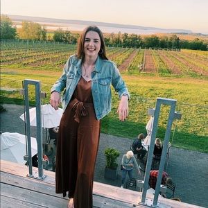 Meet your Posher, Laura